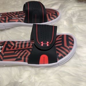 💛💛NWOT Underarmor slides🧡🧡